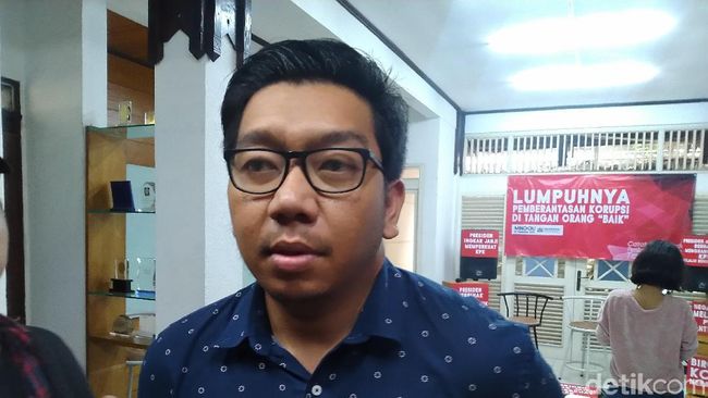 ICW Desak KPK Hentikan Anggaran Beli Mobil Dinas Miliaran Rupiah ICW Desak KPK Hentikan Anggaran Beli Mobil Dinas Miliaran Rupiah
