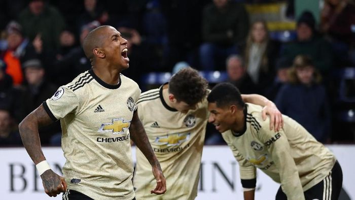 Manchester United pelan-pelan mendekati posisi empat besar Premier League (Clive Brunskill/Getty Images)