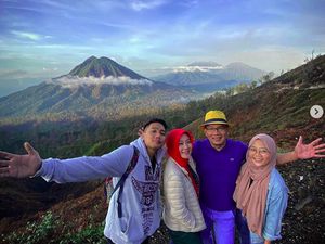 Liburan Akhir Tahun, Ridwan Kamil Bawa Keluarga ke Kawah Ijen