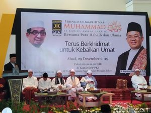 PKS Peringati Maulid Nabi, HNW Singgung Muslim Uighur yang Dijajah PKS Peringati Maulid Nabi, HNW Singgung Muslim Uighur yang Dijajah