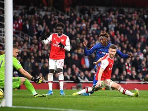 Siapapun Manajernya, Arsenal Tak akan Bangkit Jika Beknya Mustafi