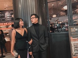 Pegang Perut Hamil Vanessa Angel, Bibi: Jangan Nakal Kayak Mama ya