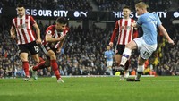 De Bruyne pada prosesnya ikut mencatatkan nama di papan skor pada menit ke-82.