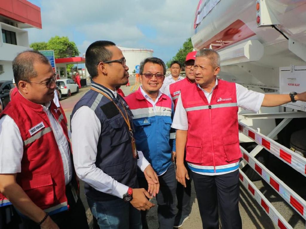 Puncak Mudik, Condro Kirono Cek Kesiapan BBM di Merak Puncak Mudik, Condro Kirono Cek Kesiapan BBM di Merak