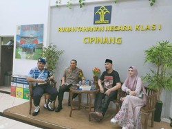 Mulan Jameela Jemput Kebebasan Ahmad Dhani di Cipinang
