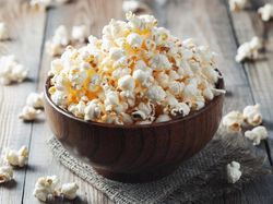 Yuk! Bikin Popcorn Renyah Anti Gosong dengan 5 Langkah Ini