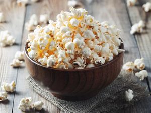 Yuk! Bikin Popcorn Renyah Anti Gosong dengan 5 Langkah Ini