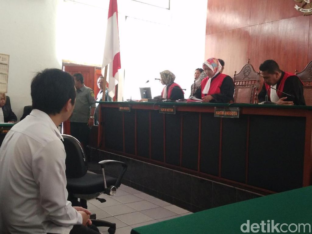 Anak Bupati Majalengka Tak Dijerat UU Darurat, Apa Alasan Jaksa? Anak Bupati Majalengka Tak Dijerat UU Darurat, Apa Alasan Jaksa?