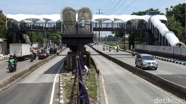 Dulu Ditabrak Truk, JPO Jembatan Gantung Kini Instagramable