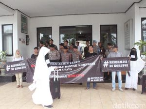 Pelantikan Sekda Baru Tasikmalaya Diwarnai Dugaan Gratifikasi Pelantikan Sekda Baru Tasikmalaya Diwarnai Dugaan Gratifikasi