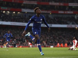 Tammy Abraham mencetak gol empat menit berselang dan memastikan anak-anak London barat meraih kemenangan atas tim London utara.