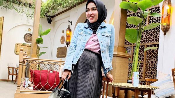 Lihat Lagi Gaya Kulineran Medina Zein, Sebelum Terjerat Narkoba