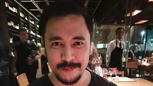 Ello Doyan Burger dan Nasi Goreng, Ini Keseruan Momen Makannya