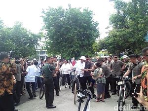 Keliling Pasar Johar Semarang, Jokowi Punya Pesan untuk Pedagang Keliling Pasar Johar Semarang, Jokowi Punya Pesan untuk Pedagang