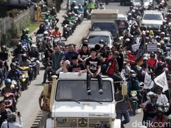 Ini Bahaya Kalau Menumpang di Atas Truk Unimog