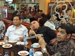 Bebas dari Tahanan, Ahmad Dhani Bisa Kulineran Lagi Bersama Politisi