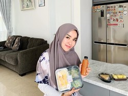 Tersedu-Sedu, Ibunda Buka Suara soal Penangkapan Medina Zein