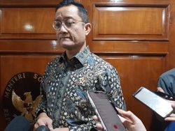 Mensos Juliari Maknai Natal sebagai Refleksi Diri Mensos Juliari Maknai Natal sebagai Refleksi Diri