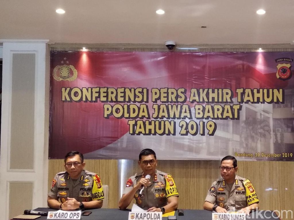15 Polisi Nakal di Jabar Dipecat Selama 2019 15 Polisi Nakal di Jabar Dipecat Selama 2019