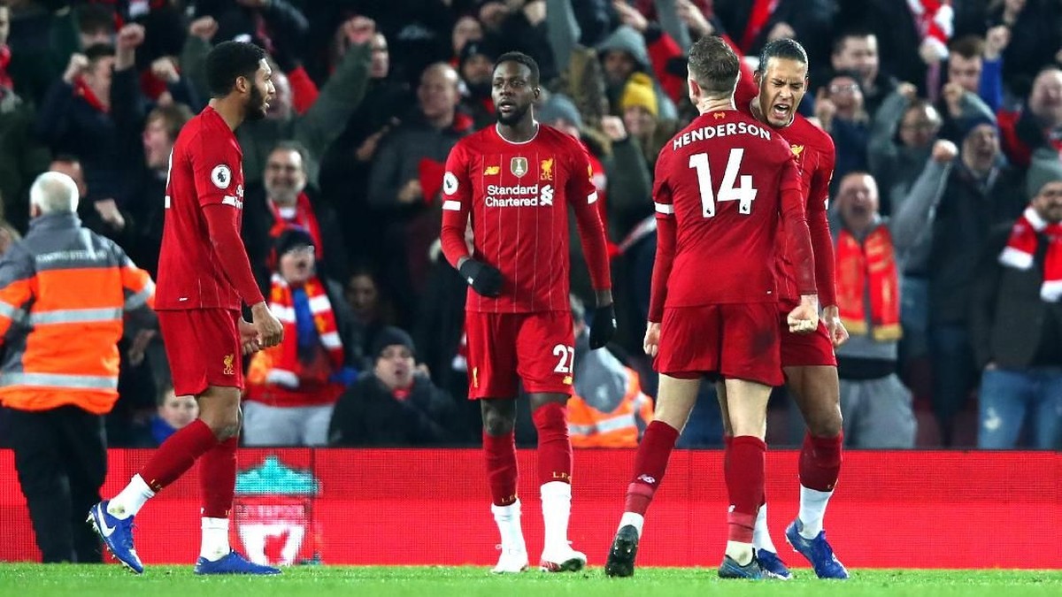 Liverpool didesak agar tidak melepas pedal gas di tahun baru. (Foto: Clive Brunskill/Getty Images)