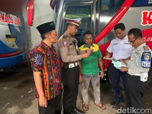 Polisi Sidak 2 PO Bus di Mojokerto Jelang Tahun Baru 2020