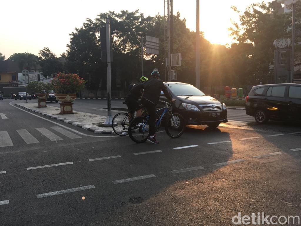 Catat! Polisi Bisa Tilang Pesepeda yang Langgar Jalur Sepeda di Sudirman-Thamrin Catat! Polisi Bisa Tilang Pesepeda yang Langgar Jalur Sepeda di Sudirman-Thamrin