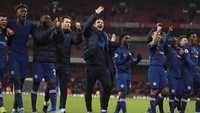 Hingga peluit panjang berbunyi, skor tak berubah lagi. Arsenal 1-2 Chelsea.
