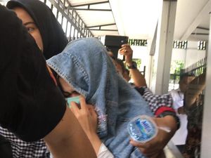 Ayu Azhari Turut Prihatin Lihat Medina Zein dan Ibra Azhari Ayu Azhari Turut Prihatin Lihat Medina Zein dan Ibra Azhari