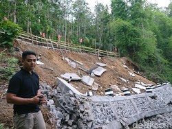 Baru Saja Dibangun, Plengsengan Sungai di Trenggalek Sudah Ambrol