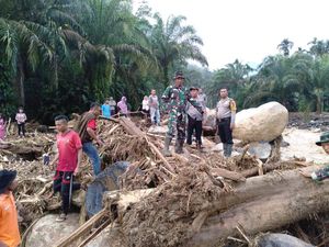 5 Warga Dilaporkan Hilang saat Banjir Bandang di Labuhanbatu Utara