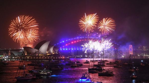 Foto Meriahnya Pesta Kembang Api Tahun Baru di Negeri Kanguru