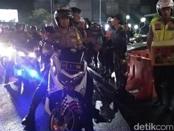 Kapolda Jabar Bermotor Cek Keramaian Malam Tahun Baru di Bandung