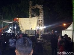 Panggung Perayaan Malam Tahun Baru di Magelang Ambruk