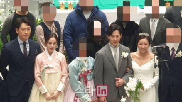 Pakai Hanbok di Pernikahan Adik, Kecantikan Kim Tae Hee Curi Perhatian