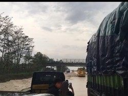 Video Tol Cipali Banjir, Lalin Macet