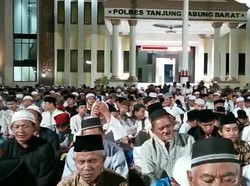 Malam Tahun Baru 2020, Polisi dan Warga di Jambi Gelar Zikir Bersama