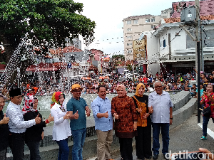 Resmikan Air Mancur di Pangandaran, Ridwan Kamil Soroti Tempat Duduk
