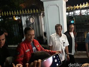 Dampingi Jokowi Jalan-jalan di Malioboro, Walkot Yogya: Beliau Happy Dampingi Jokowi Jalan-jalan di Malioboro, Walkot Yogya: Beliau Happy