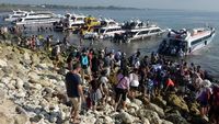 Libur Tahun Baru, Wisatawan Padati Nusa Penida Bali