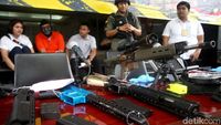 Potret Senjata Api-Granat Milik Pengusaha Koboi Lamborghini