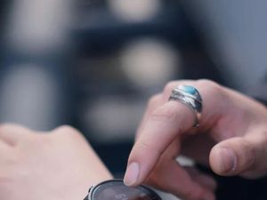 Xiaomi Rilis Jam Tangan Pintar Layar Bulat