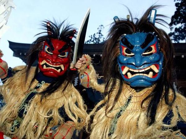 Potret Setan Gentayangan Saat Tahun Baru