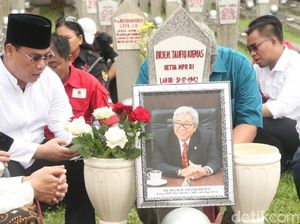 Ziarah ke Makam Taufiq Kiemas, PDIP Bicara Semangat Islam-Nasionalis Ziarah ke Makam Taufiq Kiemas, PDIP Bicara Semangat Islam-Nasionalis