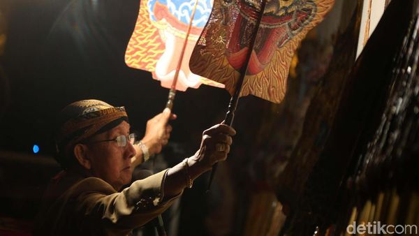 Wayang Kulit Semalam Suntuk Rayakan Malam Tahun Baru
