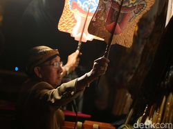 Wayang Kulit Semalam Suntuk Rayakan Malam Tahun Baru