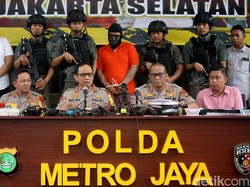 Polisi Sebut Koboi Lamborghini Koleksi Senpi untuk Foto-foto