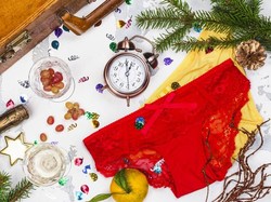 Aksi Ngawur Politikus Brasil Endus Celana Dalam Perempuan