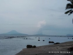Gunung Anak Krakatau Erupsi Lagi, Semburan Abu Capai 1.000 Meter