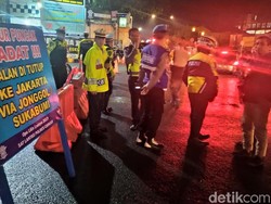 Molor 3 Jam, Jalur Cianjur-Puncak Ditutup Pukul 9 Malam