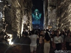 GWK Bali Banjir Pengunjung, Ada Pesta 20.000 Kembang Api
